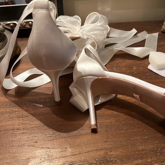 Badgley Mischka Neryssa Bridal Heels💍 - Picture 7 of 14